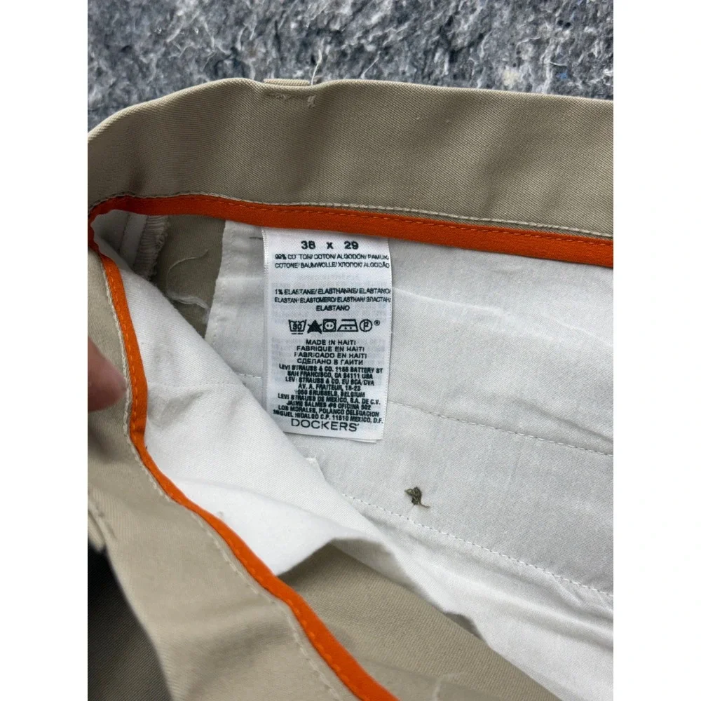 Dockers D3 Classic Fit Khaki Chinos Mens 38x29 Tan Stretch Cotton Pants